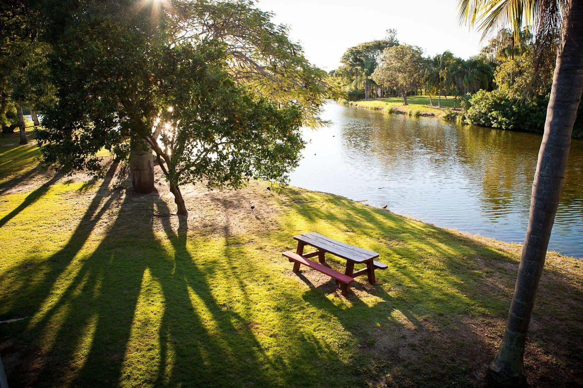 Kondari Hotel Hervey Bay Esterno foto